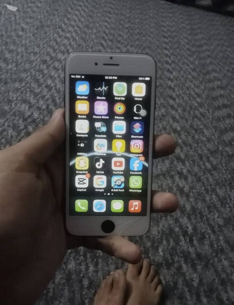Apple iPhone 8 1