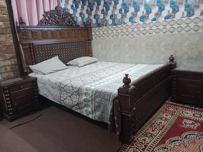 King size bed with 2side table and Dressing for sale