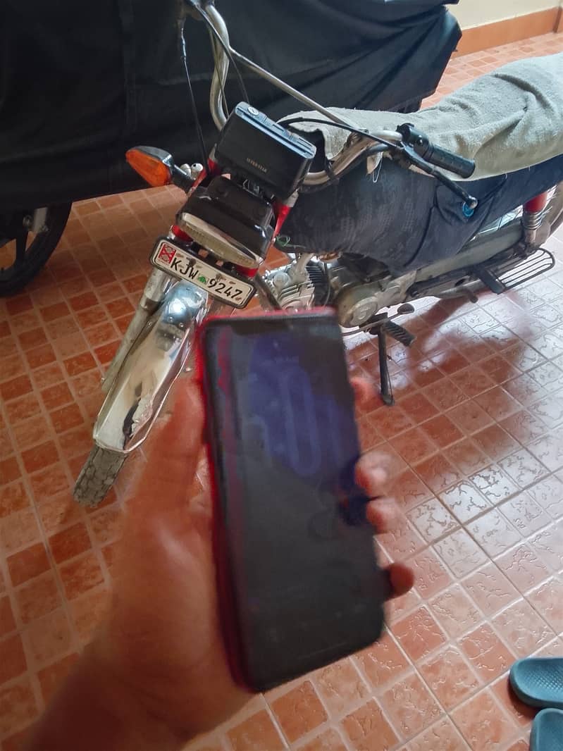 Apple iPhone 11 3