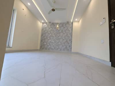 1 BED NON FURNISHED APRTMENT FOR RENT IN BAHRIA TOWN LAHORE