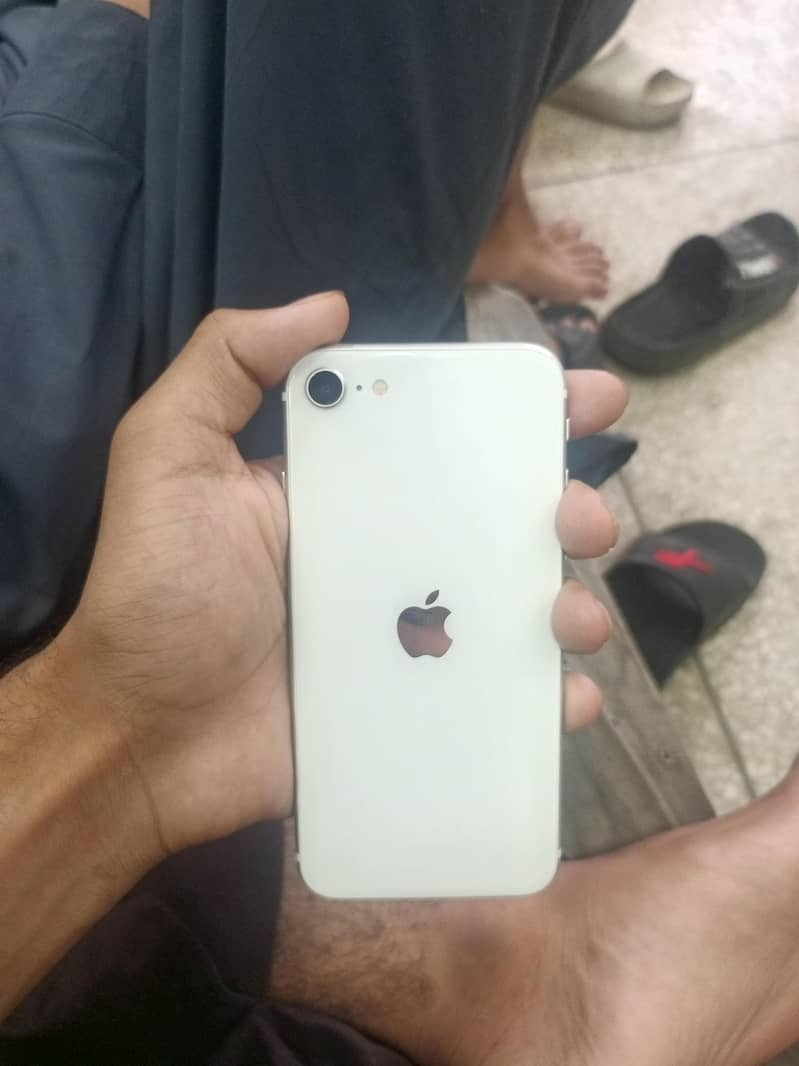 Apple iPhone SE 3