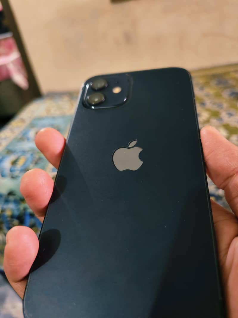 Apple iPhone 12 3