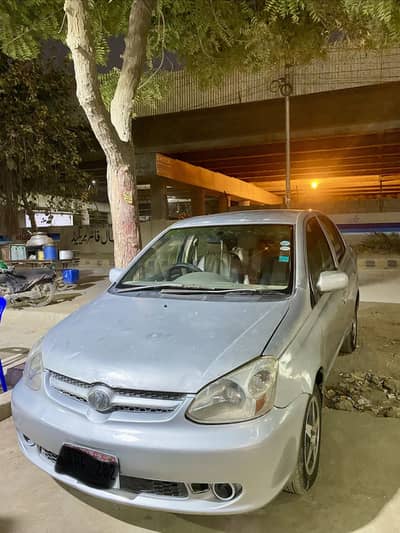 Toyota Platz 2002