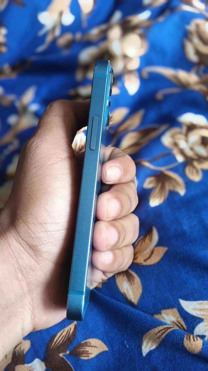 Apple iPhone 13 mini 3
