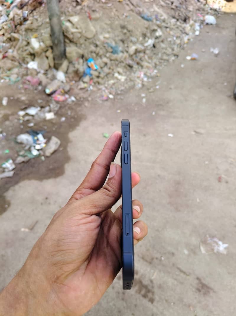 Apple iPhone 12 1