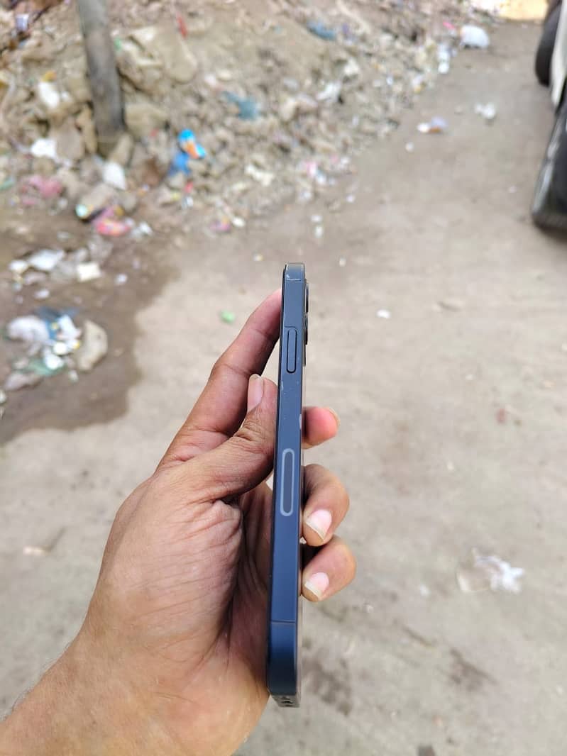 Apple iPhone 12 5