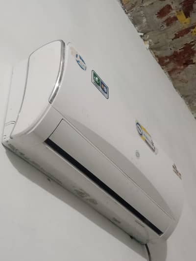 Brand new AC just 3 seasons work