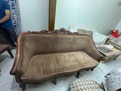 Classic Wooden Carved Sofa Set – 3+1+1 Seater | Vintage Design