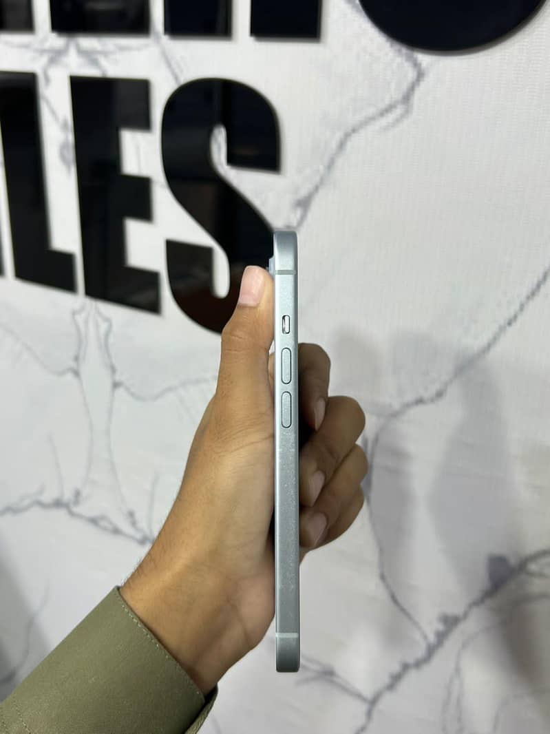 Apple iPhone 15 2