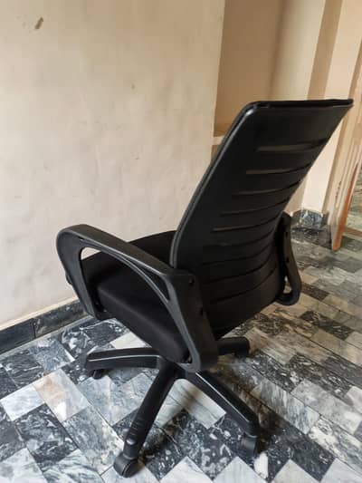 Office revolving chairs in a good condition