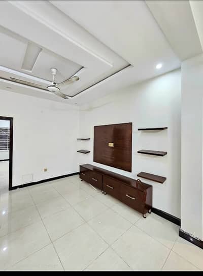 7 Marla Tile Flooring Independent Ground floor اپر پورشن میں مالک کا سامان ہے G-13/2