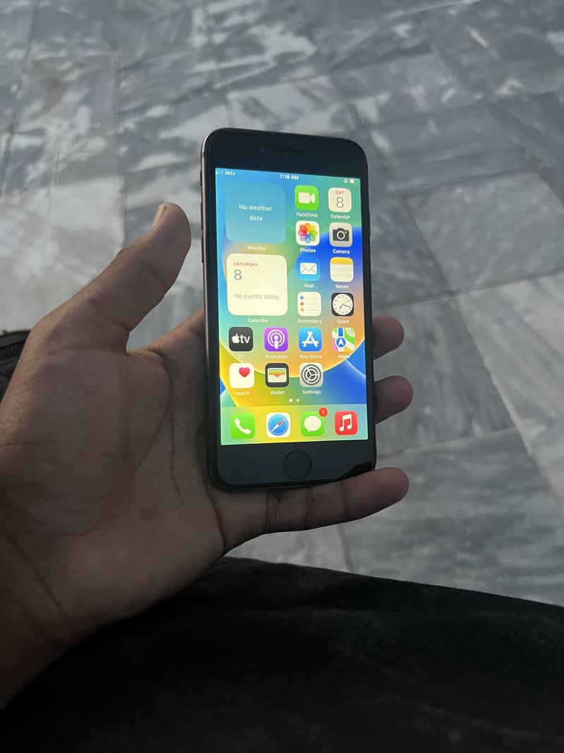 Apple iPhone 8 0
