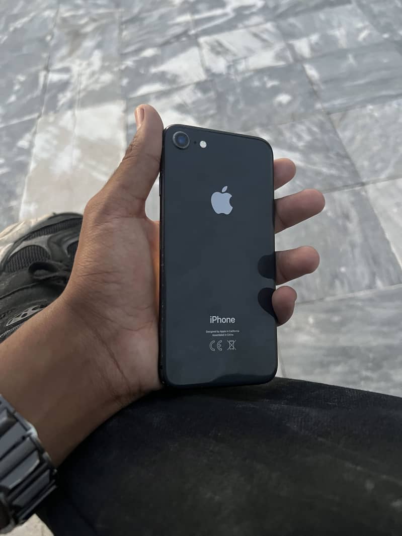 Apple iPhone 8 1