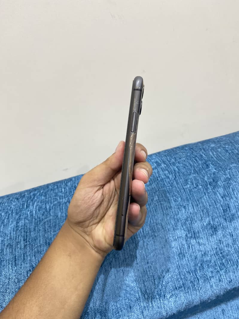 Apple iPhone 11 2
