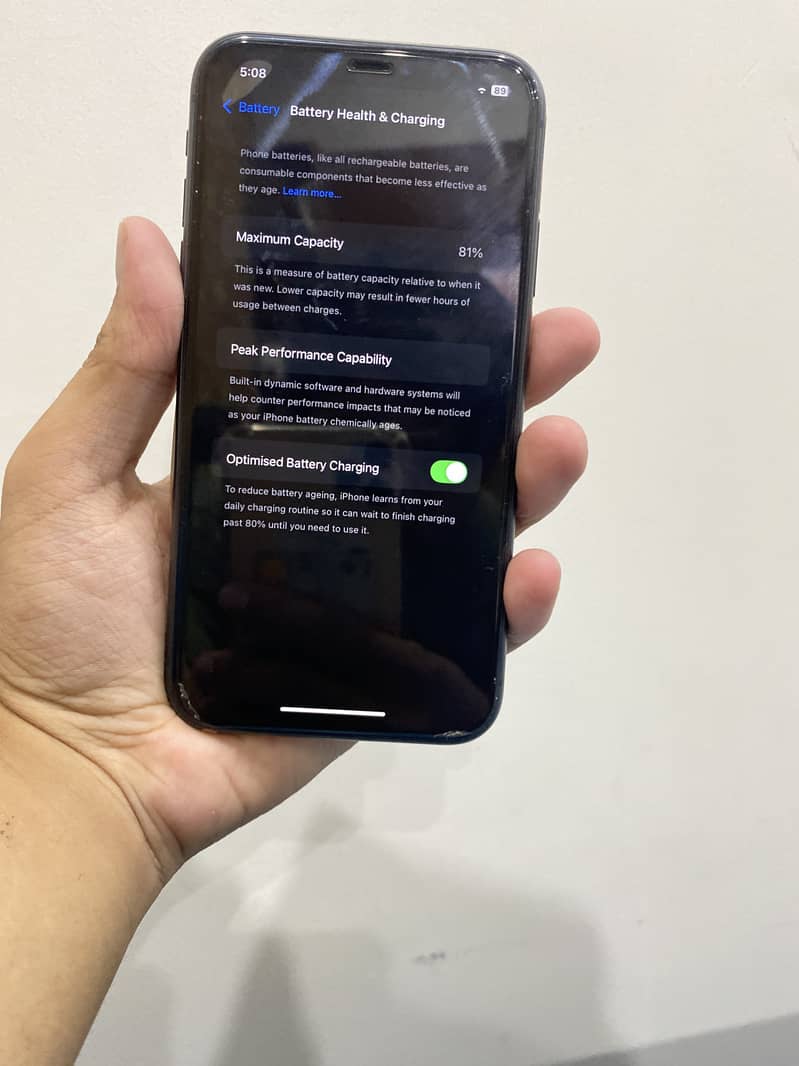 Apple iPhone 11 4