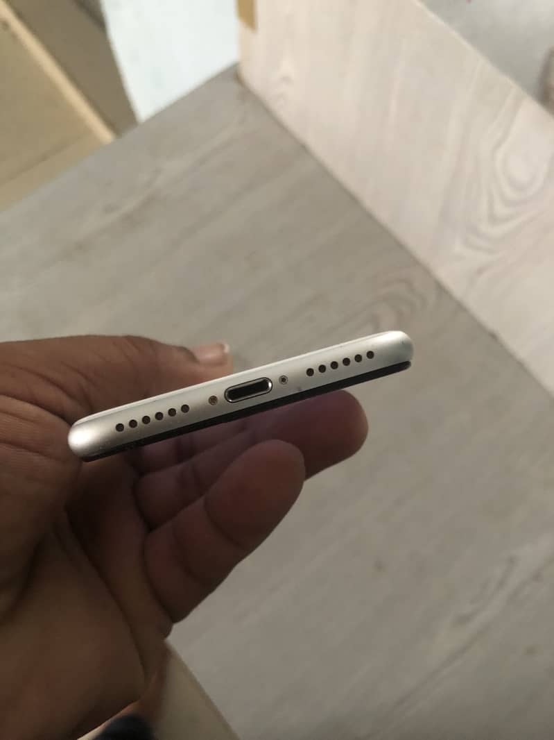 Apple iPhone SE 6