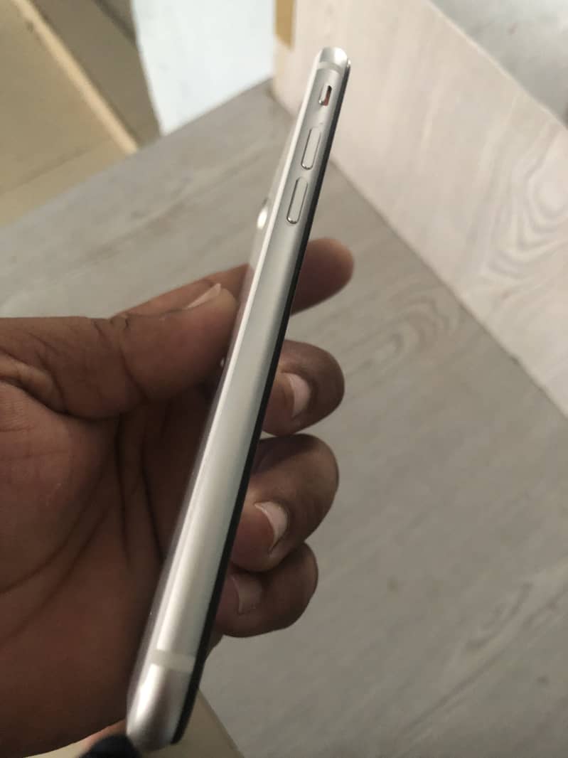 Apple iPhone SE 7