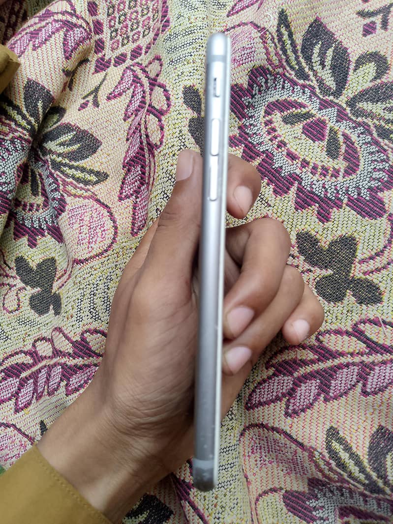 Apple iPhone 6S 2