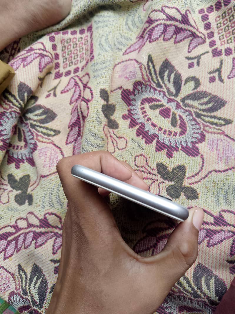 Apple iPhone 6S 5
