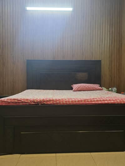 Bed set only 3 months used