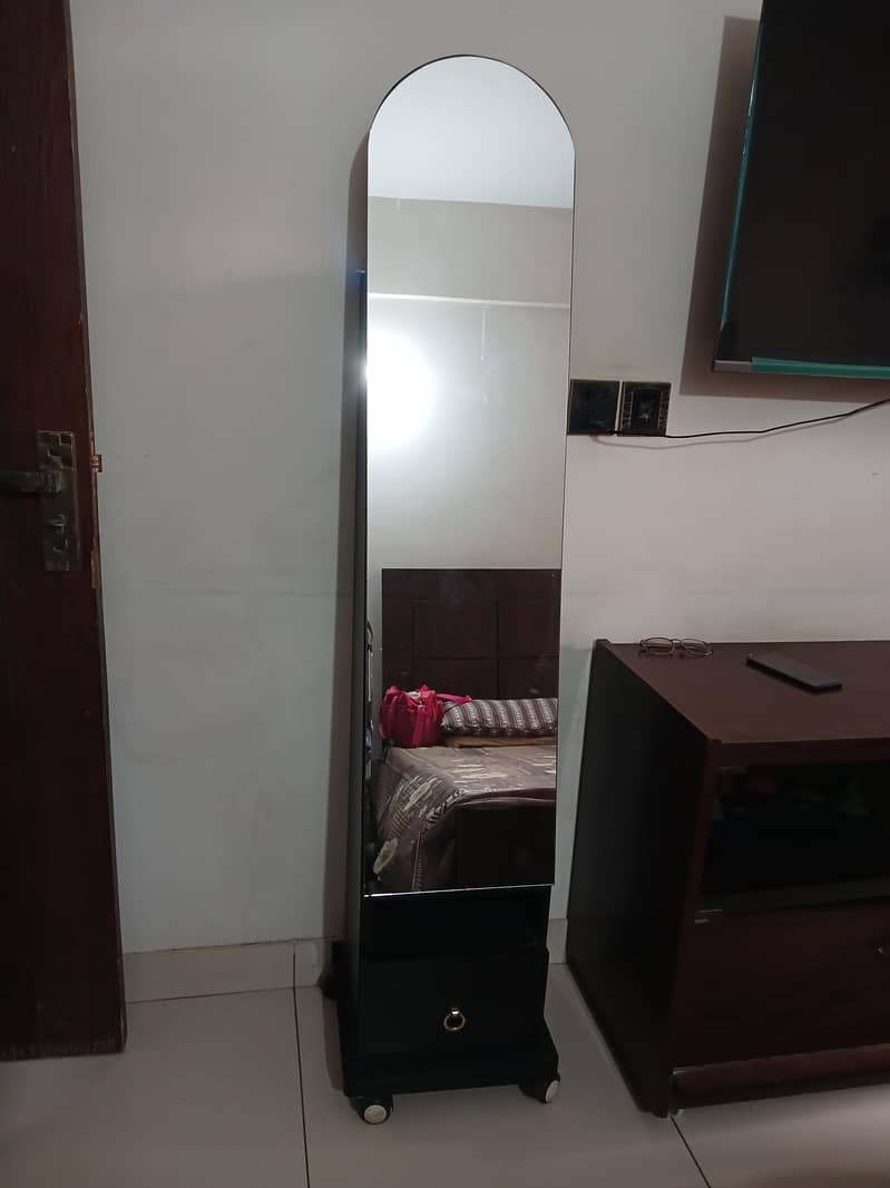 full mirror + storage dressing table 0