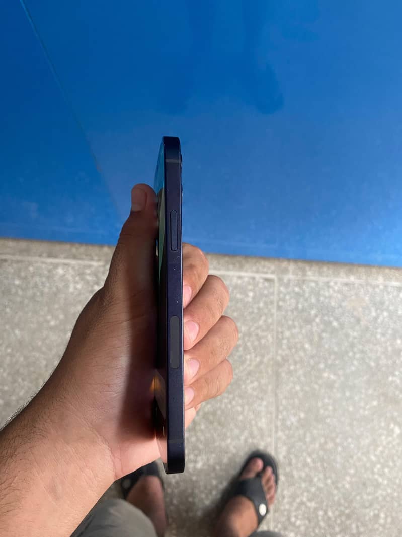 Apple iPhone 12 2