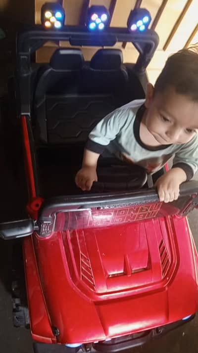Kids Battery Operated Jeep with Remote Control - Excellent Condition