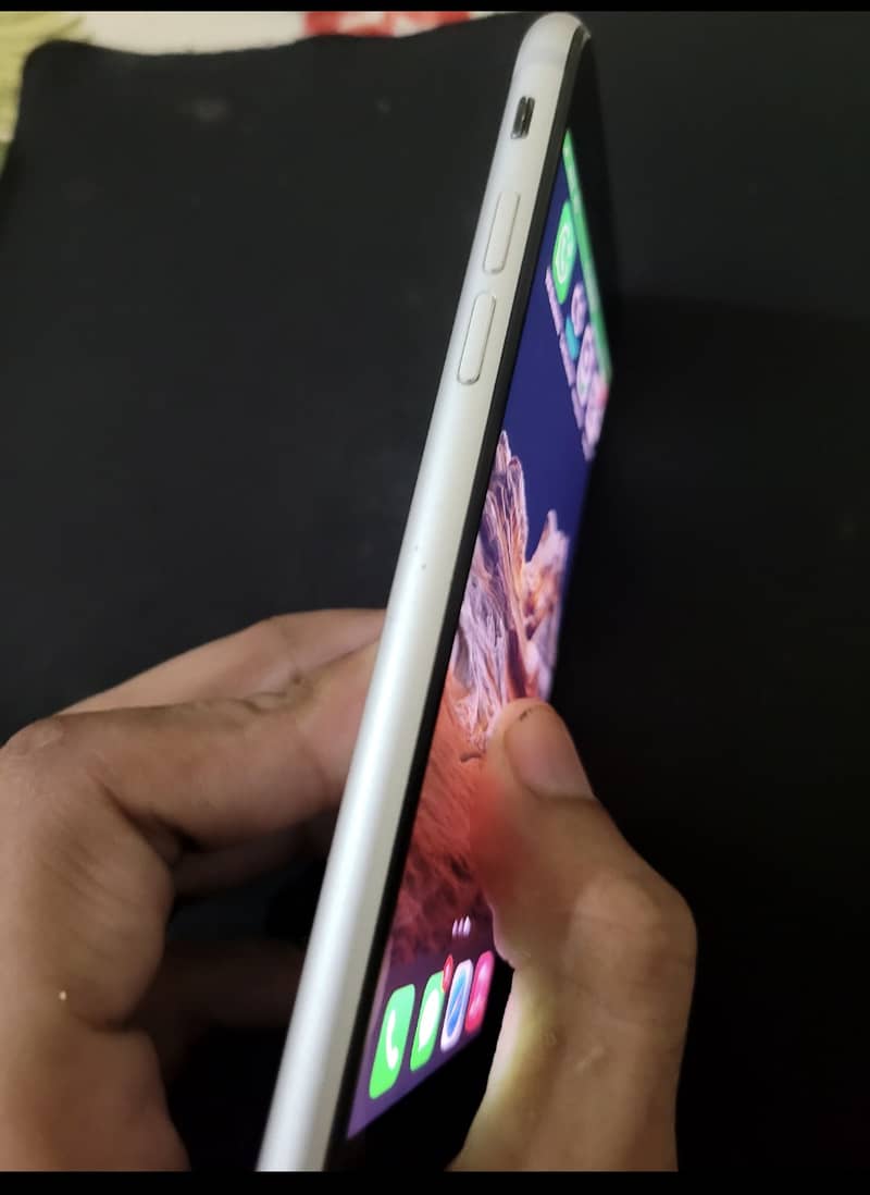 Apple iPhone 7 for Sale | Smooth Working | Reasonable Price 5