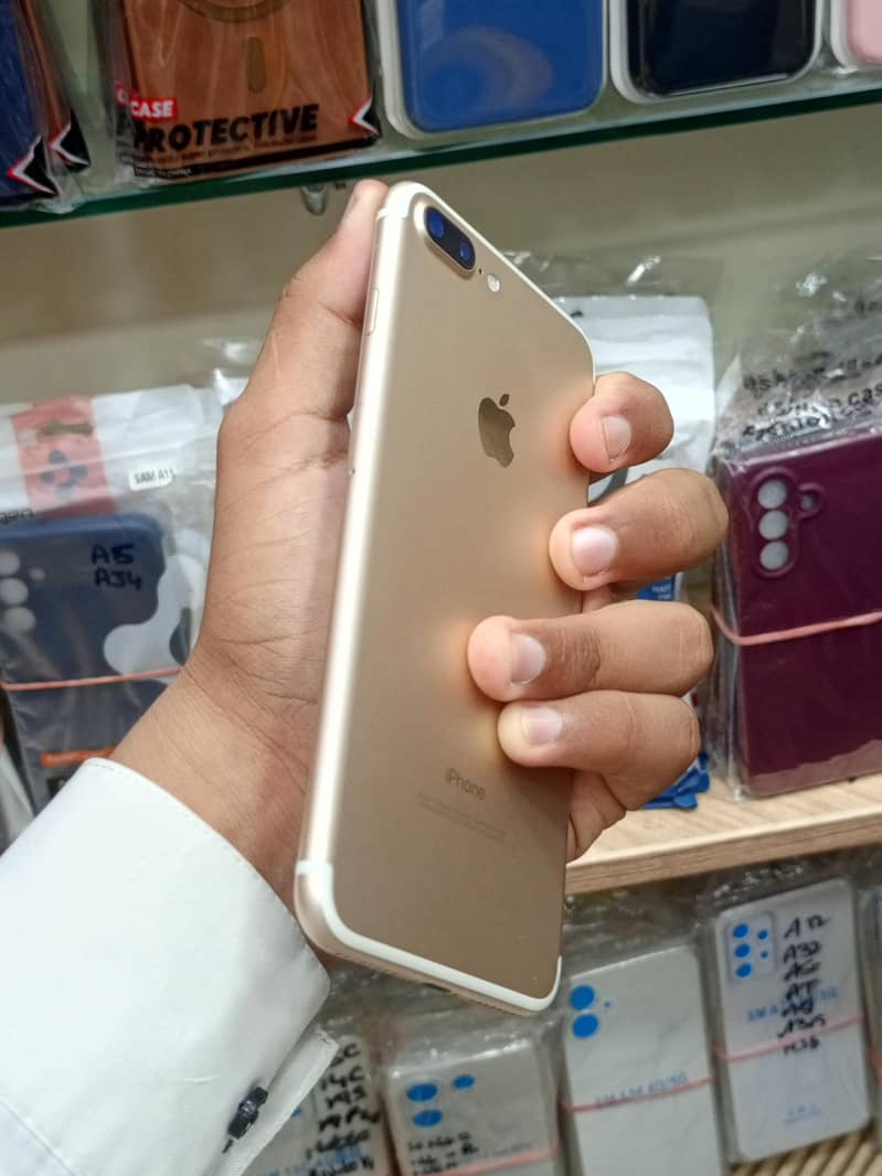 Apple iPhone 7 Plus 5