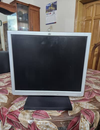 Hp 1740 17inches Neat condition For Sale