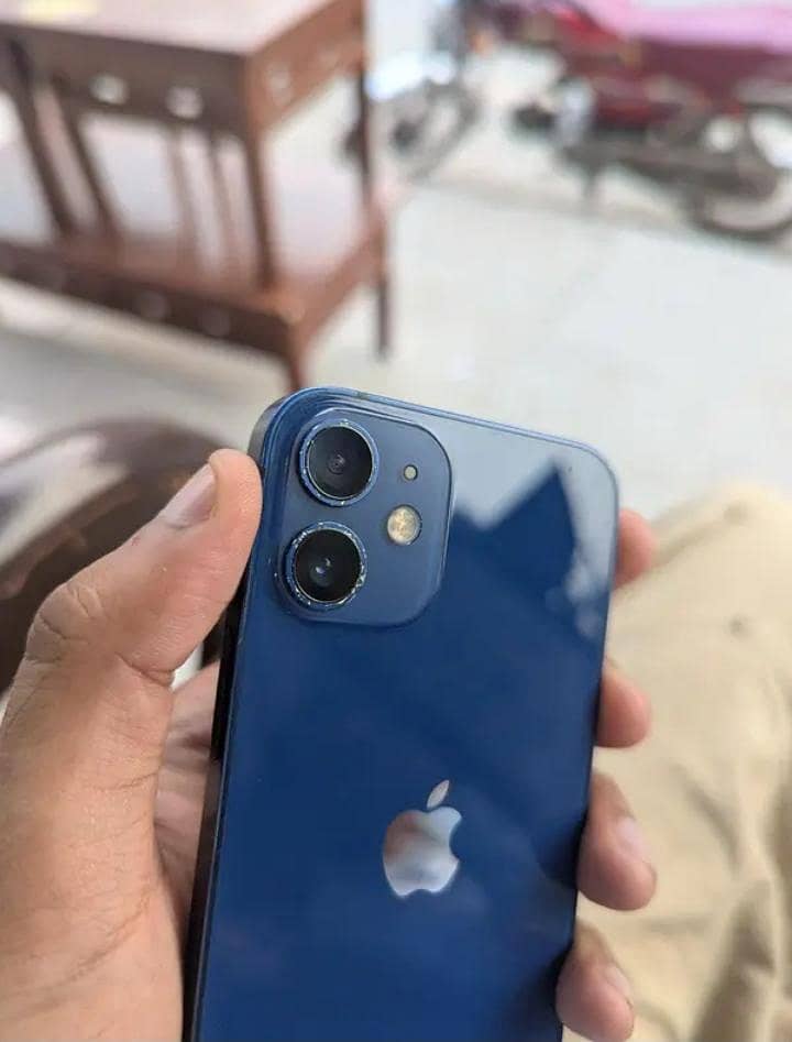 Apple iPhone 12 mini 1