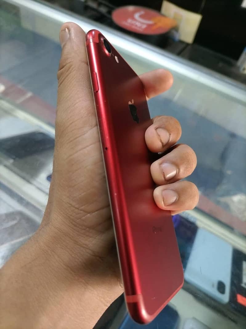 Apple iPhone 7 1