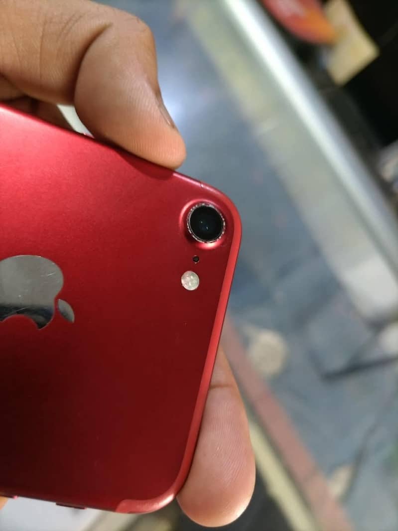 Apple iPhone 7 3