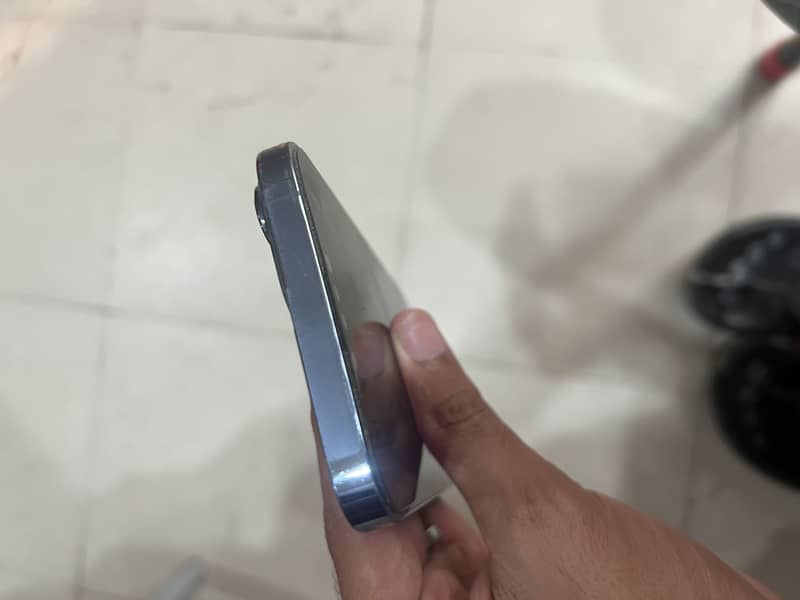Apple iPhone 13 Pro Max 2