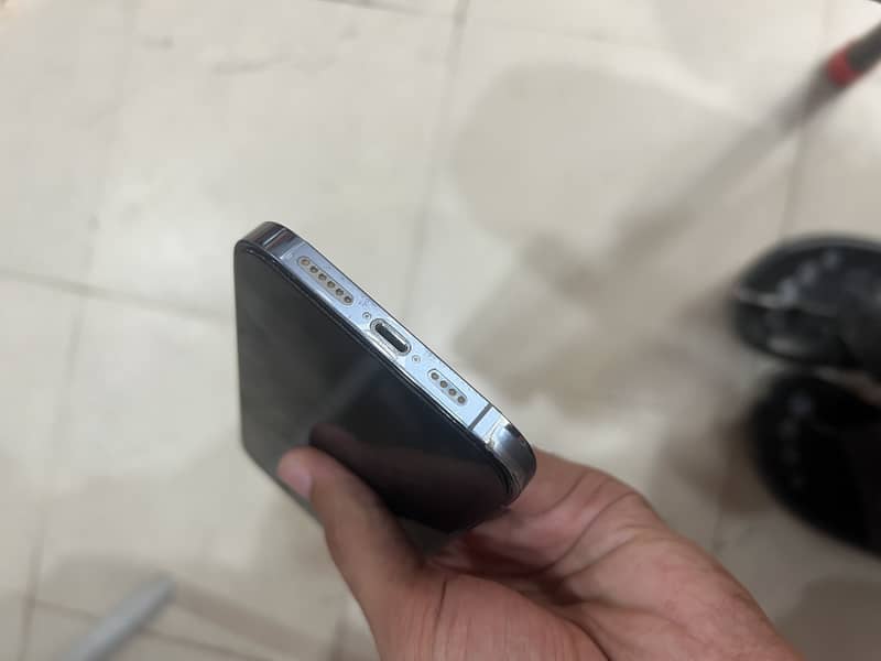 Apple iPhone 13 Pro Max 3