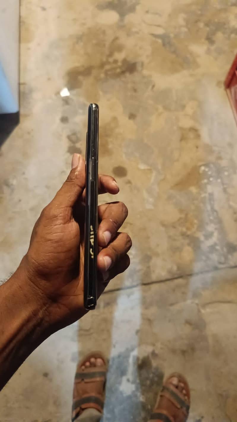 One Plus 10 Pro 4