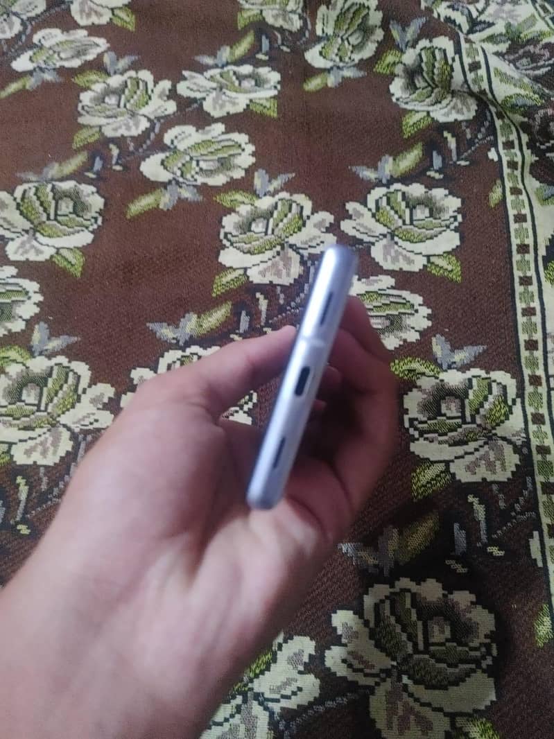 Google Pixel 7a 5