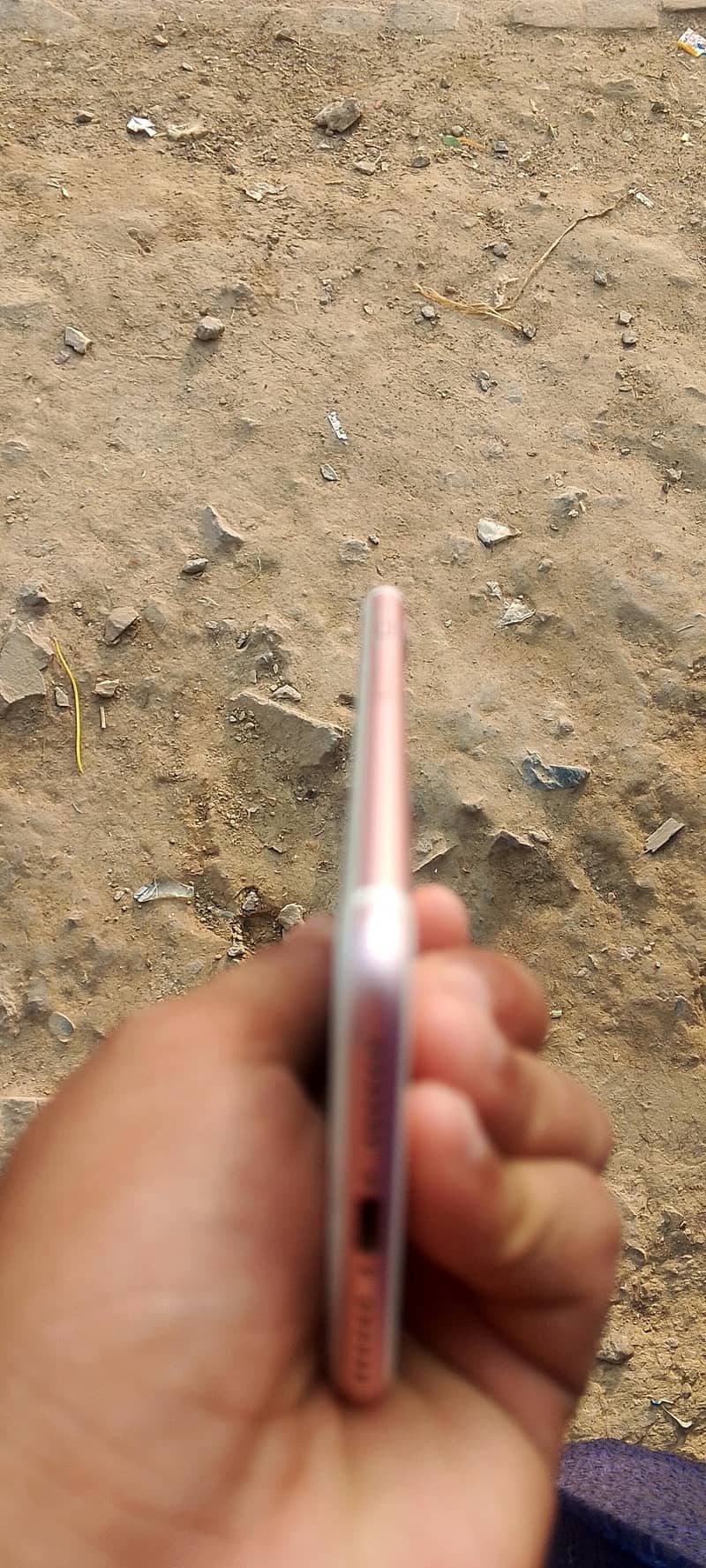 Apple iPhone 7 2