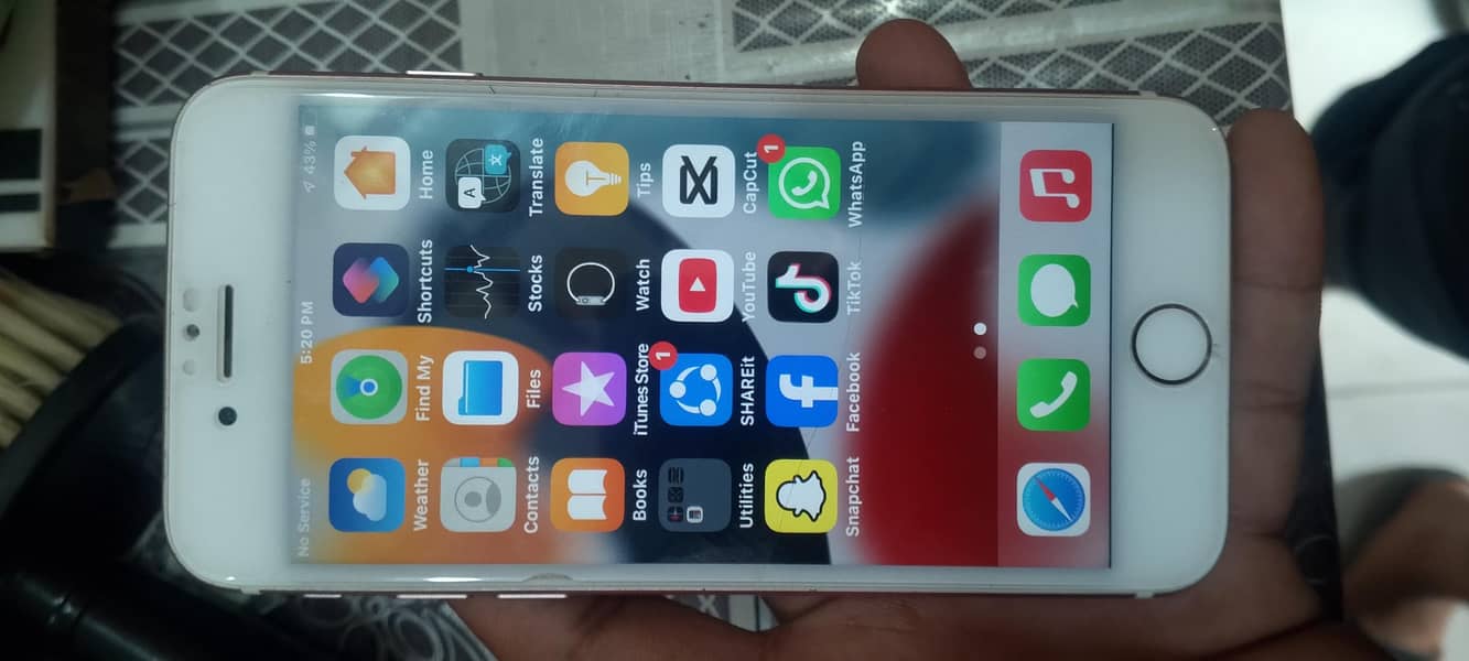 Apple iPhone 7 4