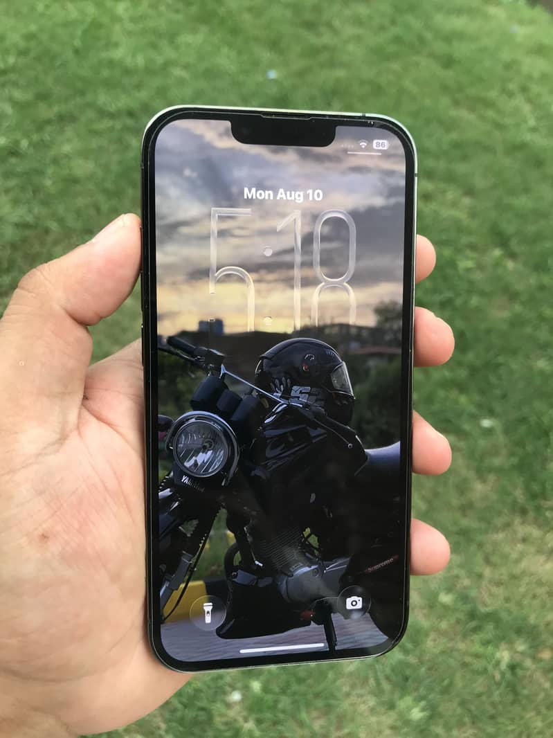 Apple iPhone 13 Pro 1