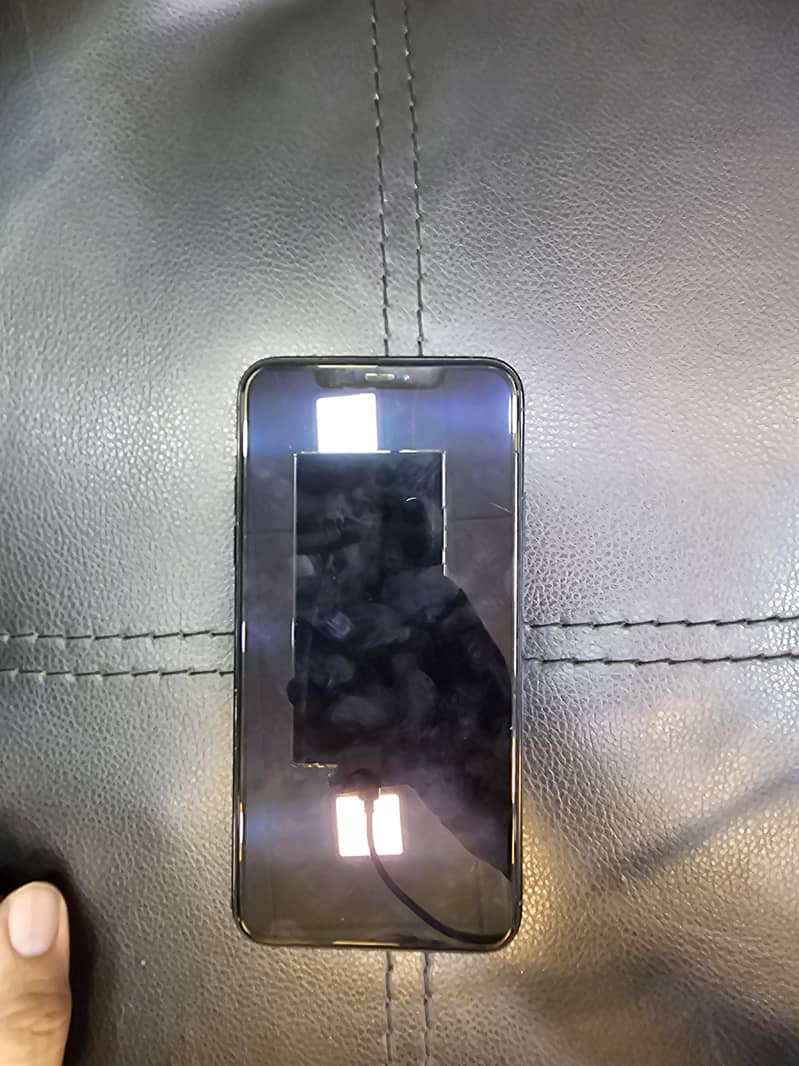 Apple iPhone 11 Pro Max 1