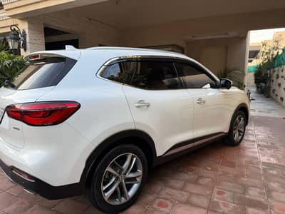 MG HS 2021