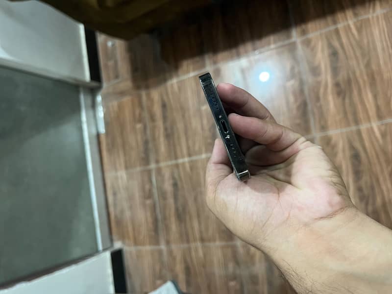 Apple iPhone 12 Pro Sim Working 3