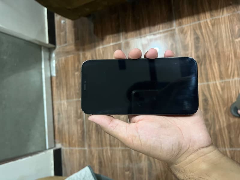 Apple iPhone 12 Pro Sim Working 4