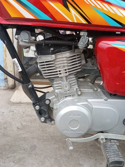 Honda 125 Cell # 0309-4447680 Rs. 220,000/-