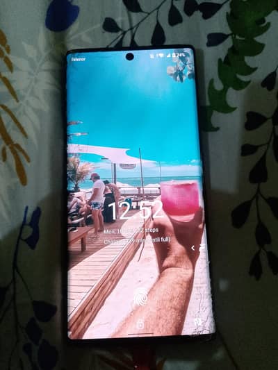 F 52 A Docomo Arrows 8/128 ALL sim work