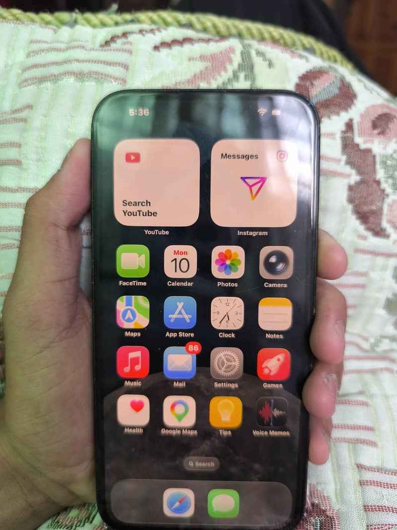 Apple iPhone 15 plus 4