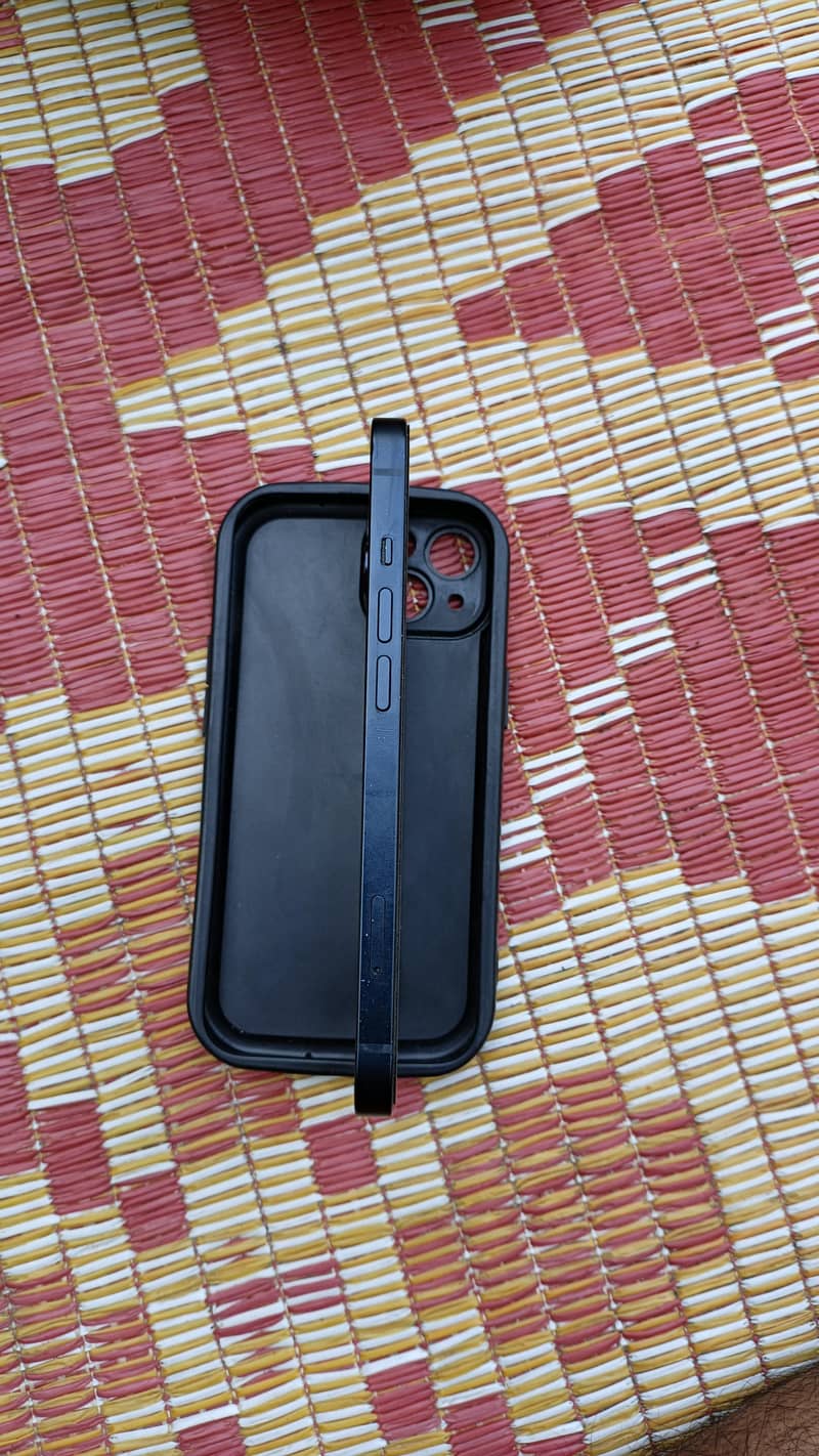 Apple iPhone 13 2