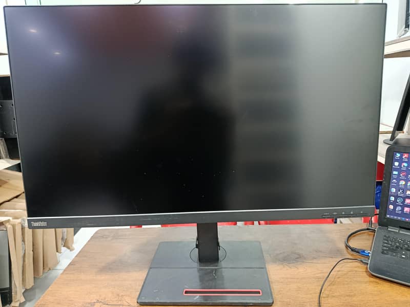 32" 4k Resolution 0