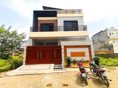 Prominently-Located Prime Location House Available In Golf View Lane For sale
